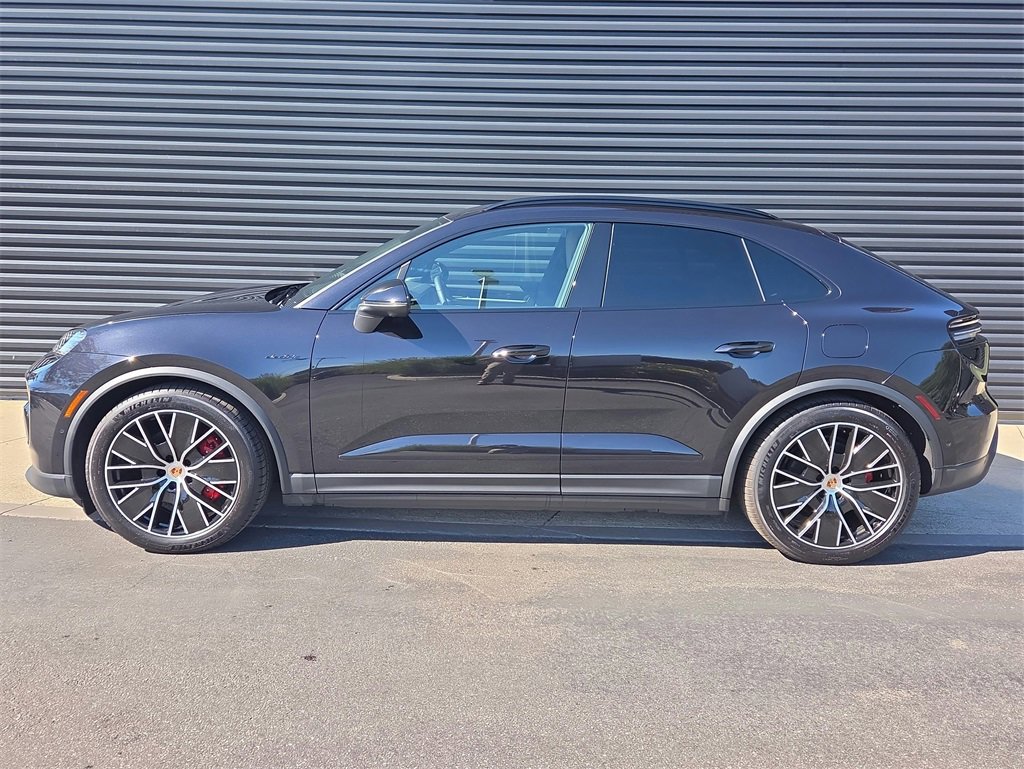 New 2025 Porsche Macan 4S Electric image 2