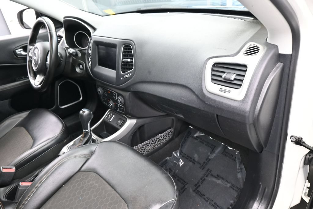 Used 2020 Jeep Compass Latitude FWD image 44