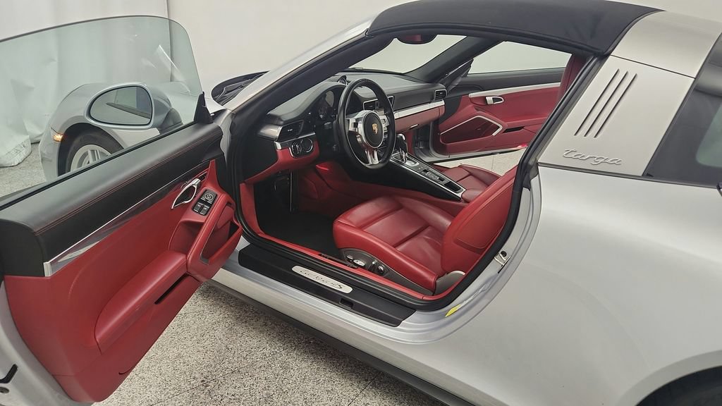 Used 2015 Porsche 911 Targa 4S AWD/4WD image 17