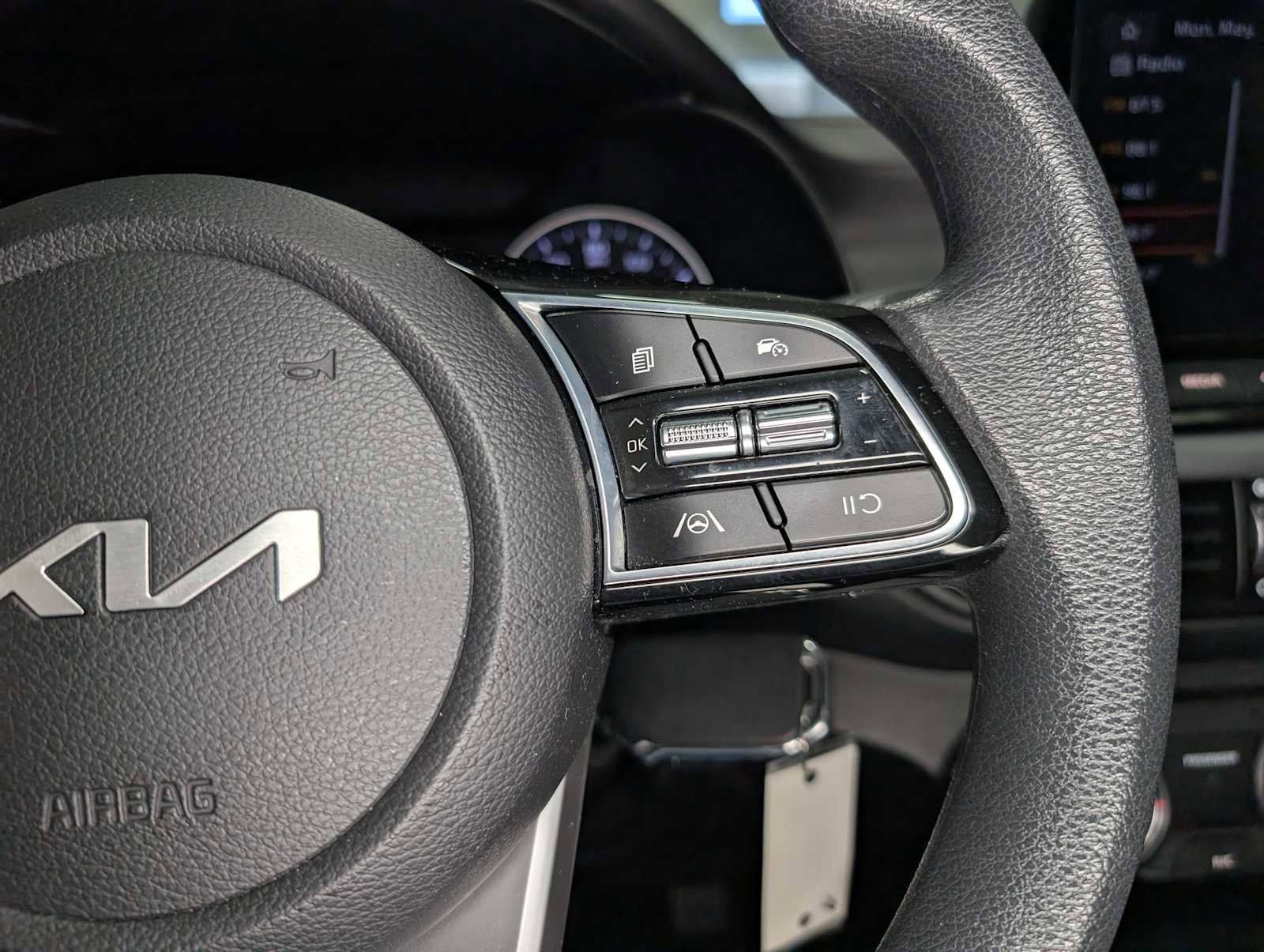 Certified 2023 Kia Forte LXS FWD image 35