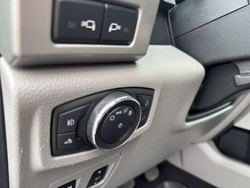 Used 2019 Ford F150 Lariat AWD/4WD image 16