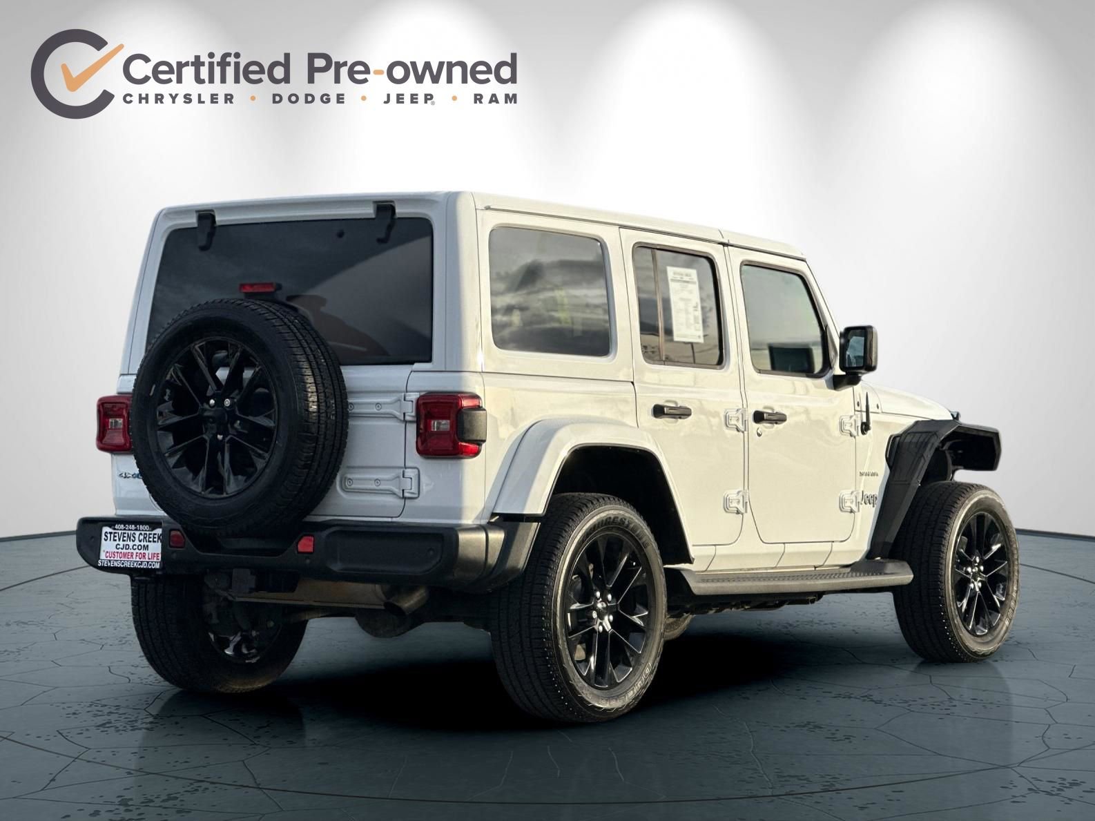 Used 2021 Jeep Wrangler Unlimited Sahara w/ Cold Weather Group image 4
