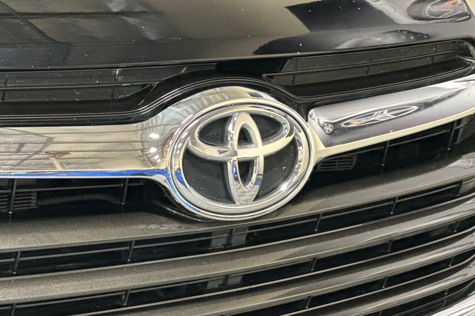 Used 2016 Toyota Highlander Limited AWD/4WD image 46