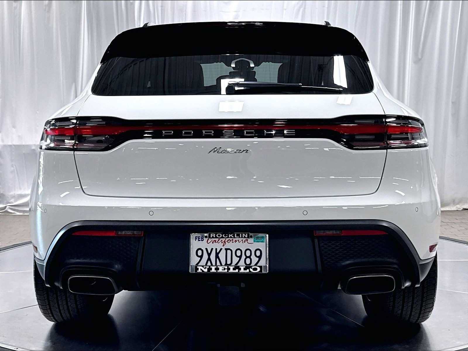 Used 2026 Porsche Macan AWD/4WD image 8