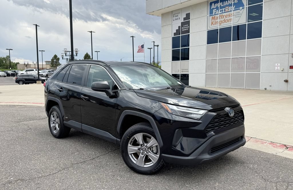 Used 2023 Toyota RAV4 LE AWD/4WD image 2