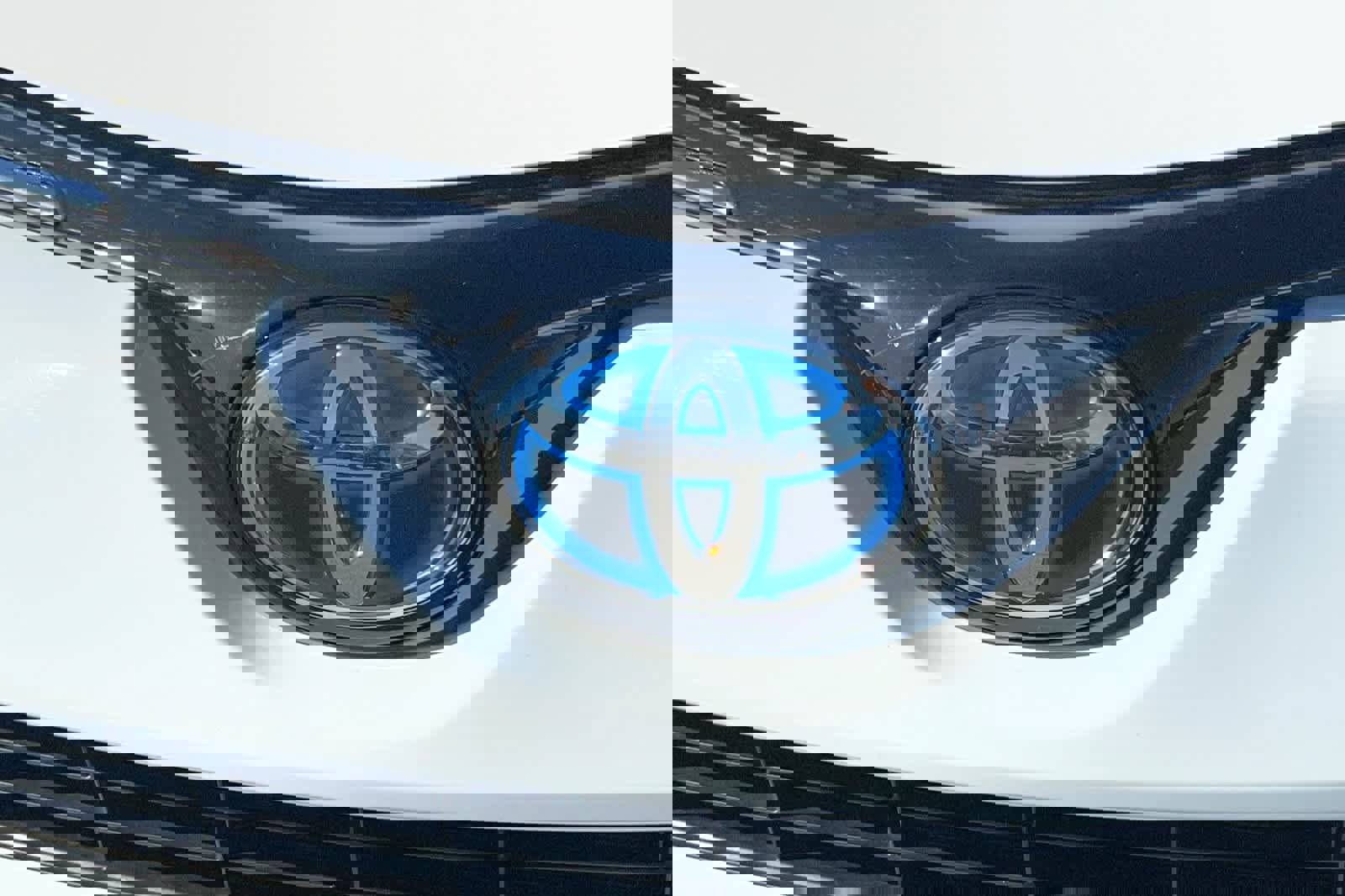 Used 2018 Toyota RAV4 XLE image 10