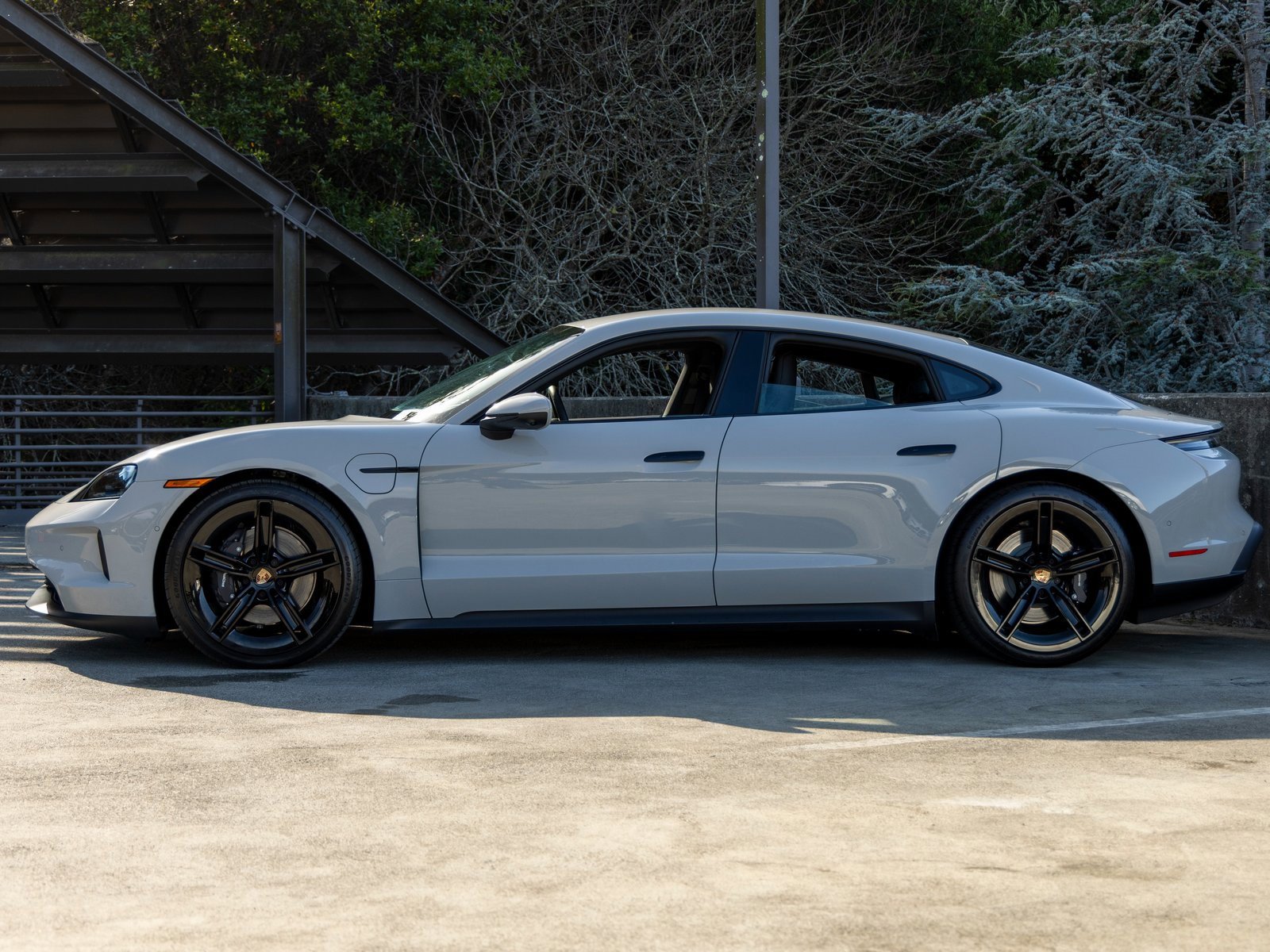 New 2025 Porsche Taycan image 2