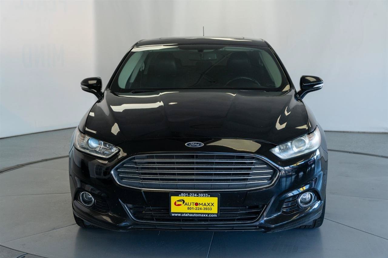 Used 2016 Ford Fusion Titanium FWD image 2