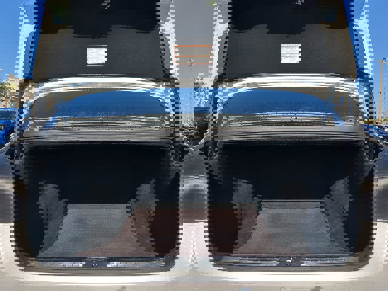 Used 2023 Lexus LS 500 w/ Accessory Package (Z2) image 13