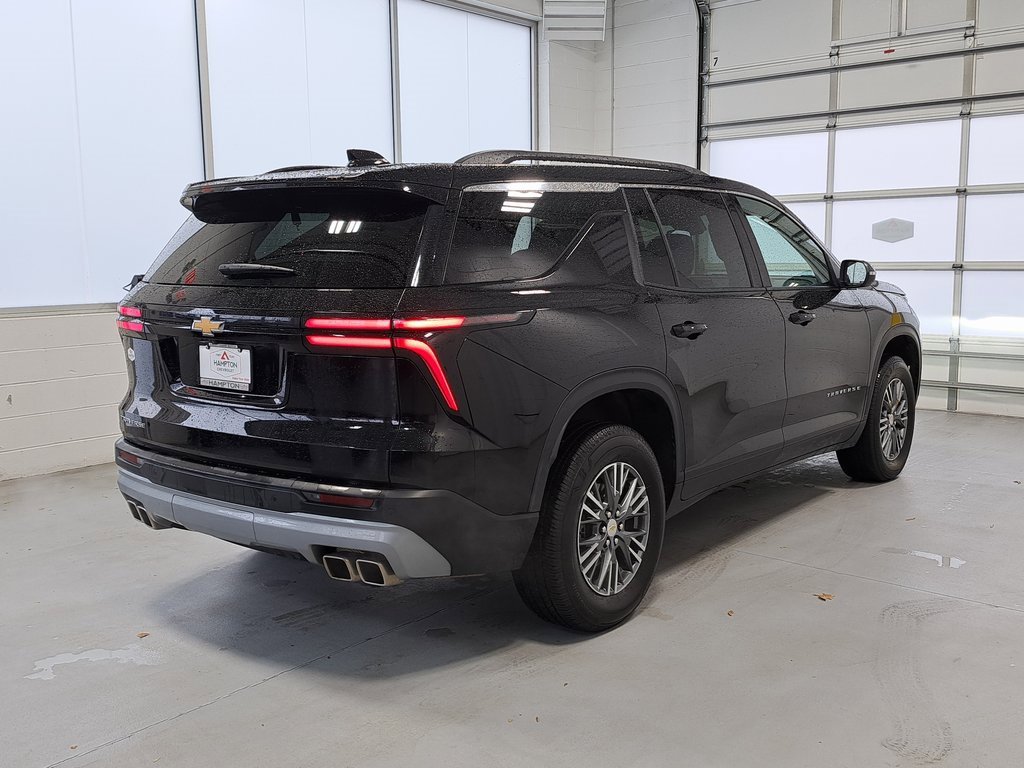 Used 2025 Chevrolet Traverse LT image 6