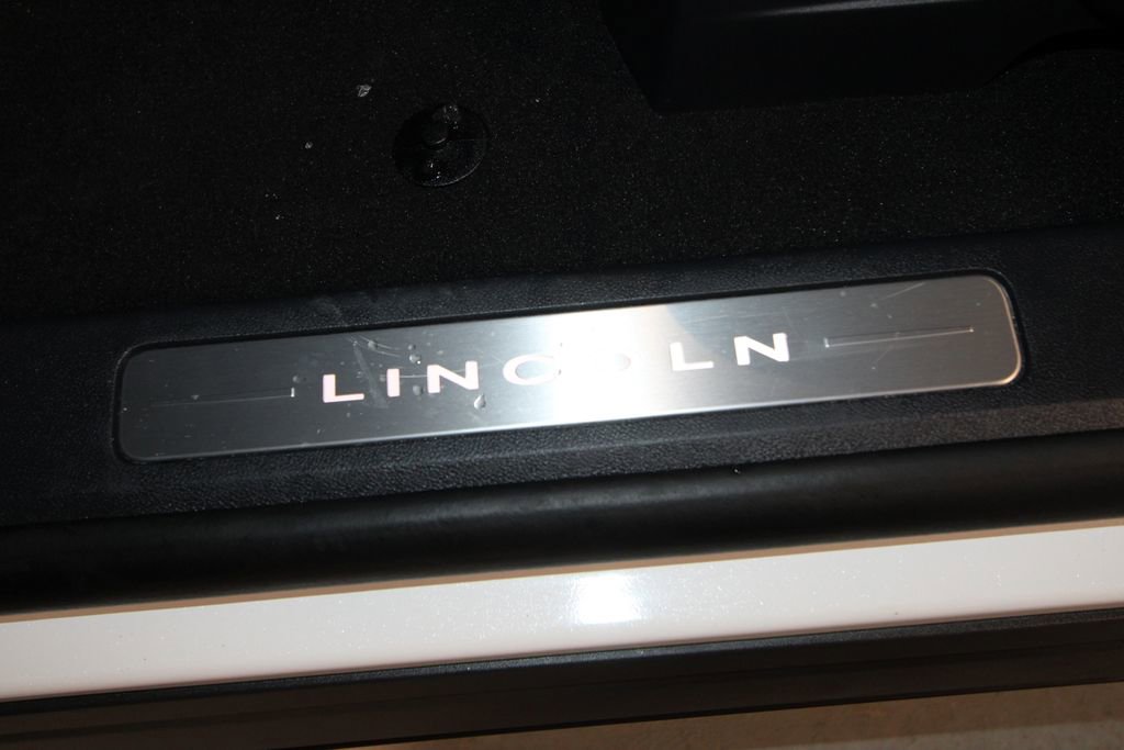 Used 2025 Lincoln Aviator Reserve w/ Equipment Group 201A image 7