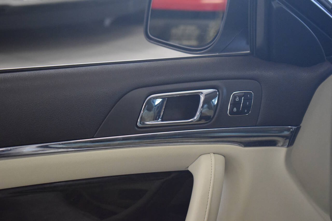 Used 2013 Lincoln MKS AWD image 35