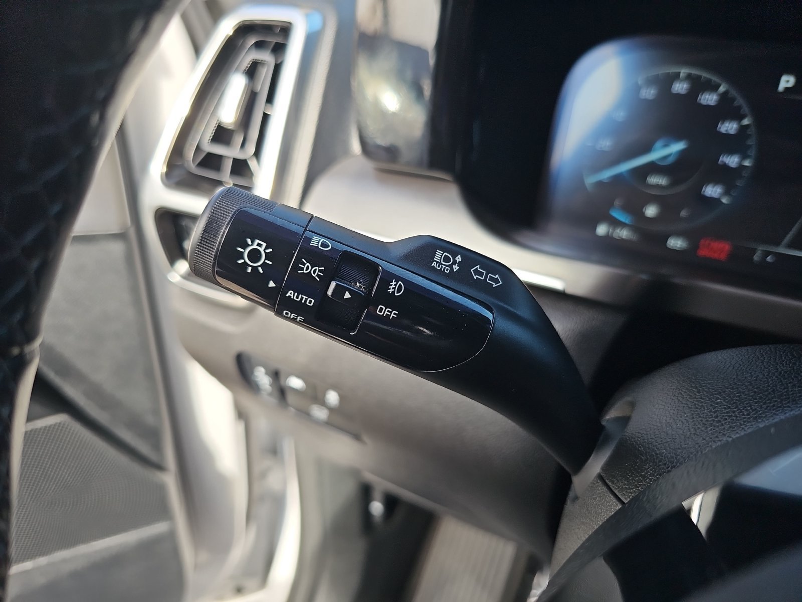Used 2023 Kia Sorento SX AWD/4WD image 22
