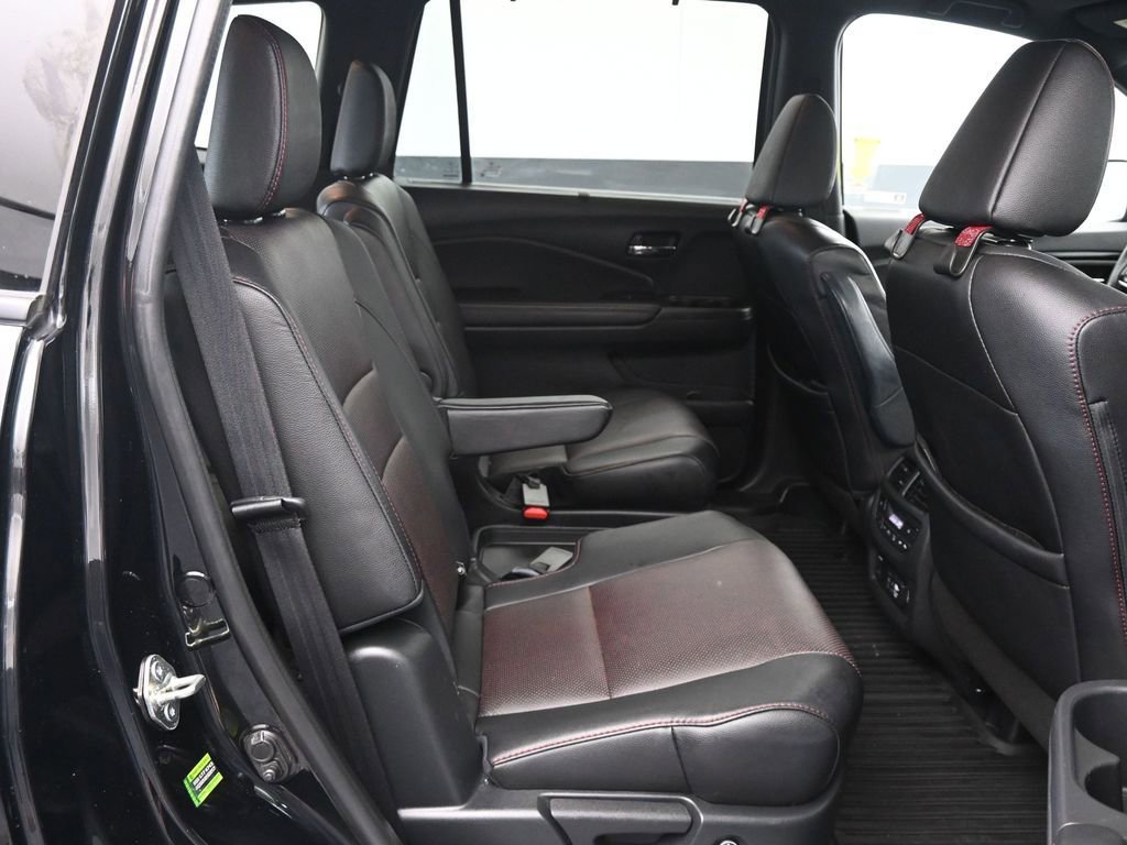 Used 2021 Honda Pilot Black Edition image 17