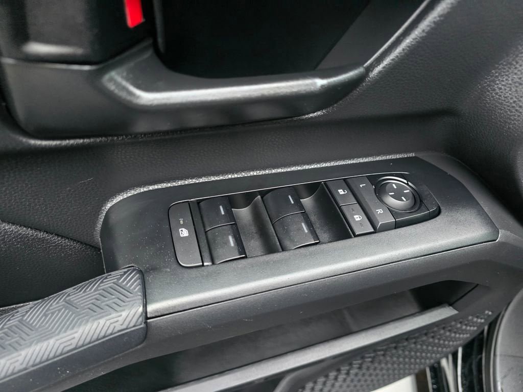 Used 2024 Toyota Tacoma SR5 AWD/4WD image 17
