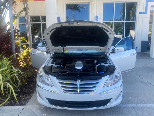 Used 2012 Hyundai Genesis 4.6 image 18