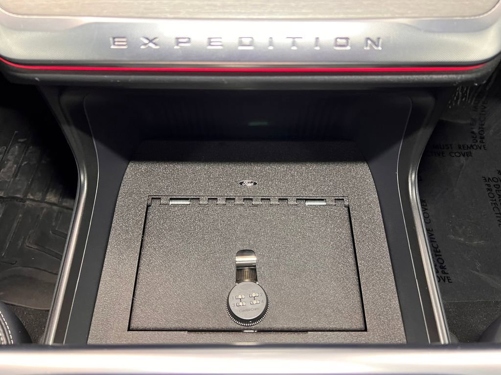 Used 2025 Ford Expedition Max Platinum image 14