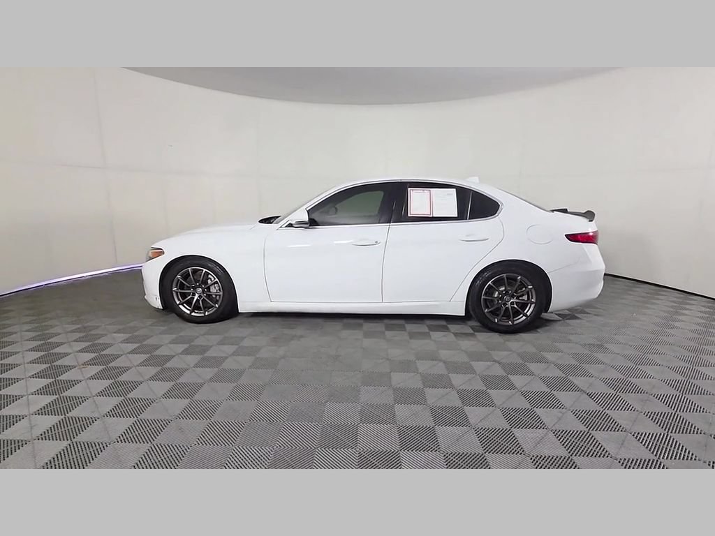 Used 2020 Alfa Romeo Giulia RWD image 46