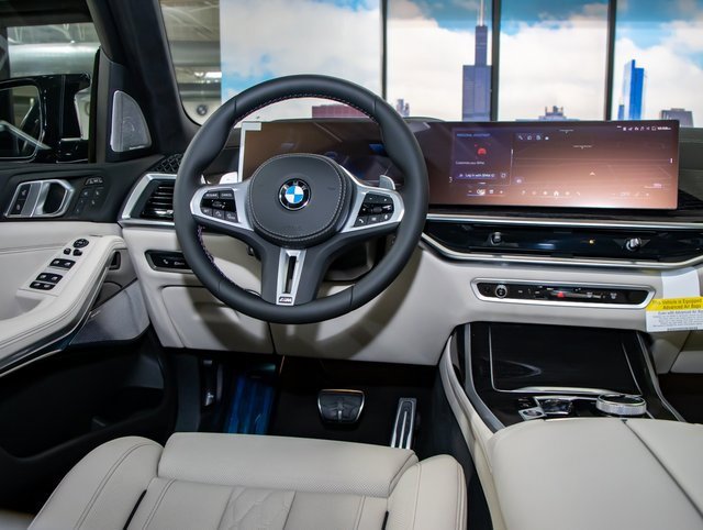 New 2026 BMW X7 M60i image 16