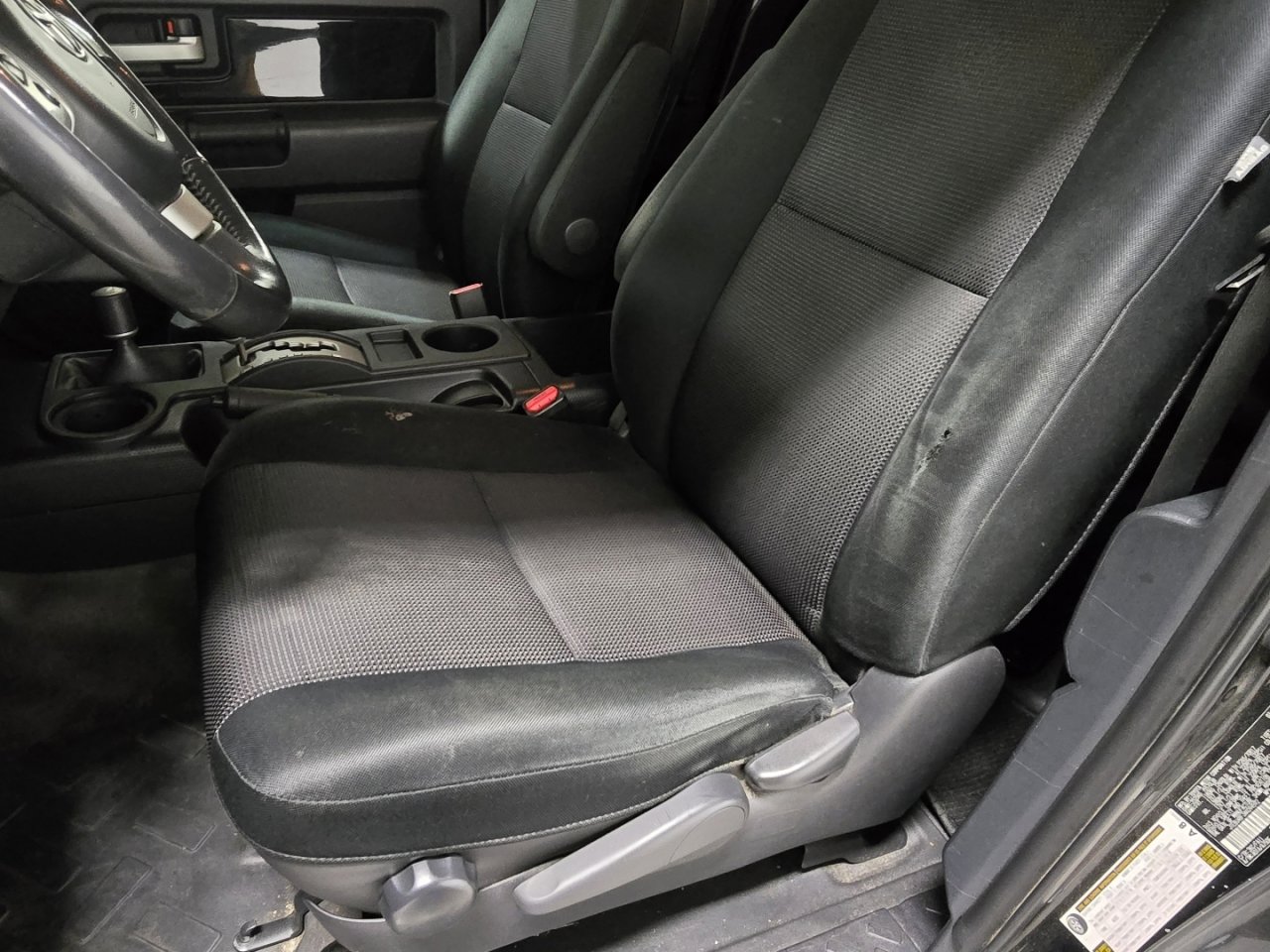 Used 2010 Toyota FJ Cruiser 4WD image 22