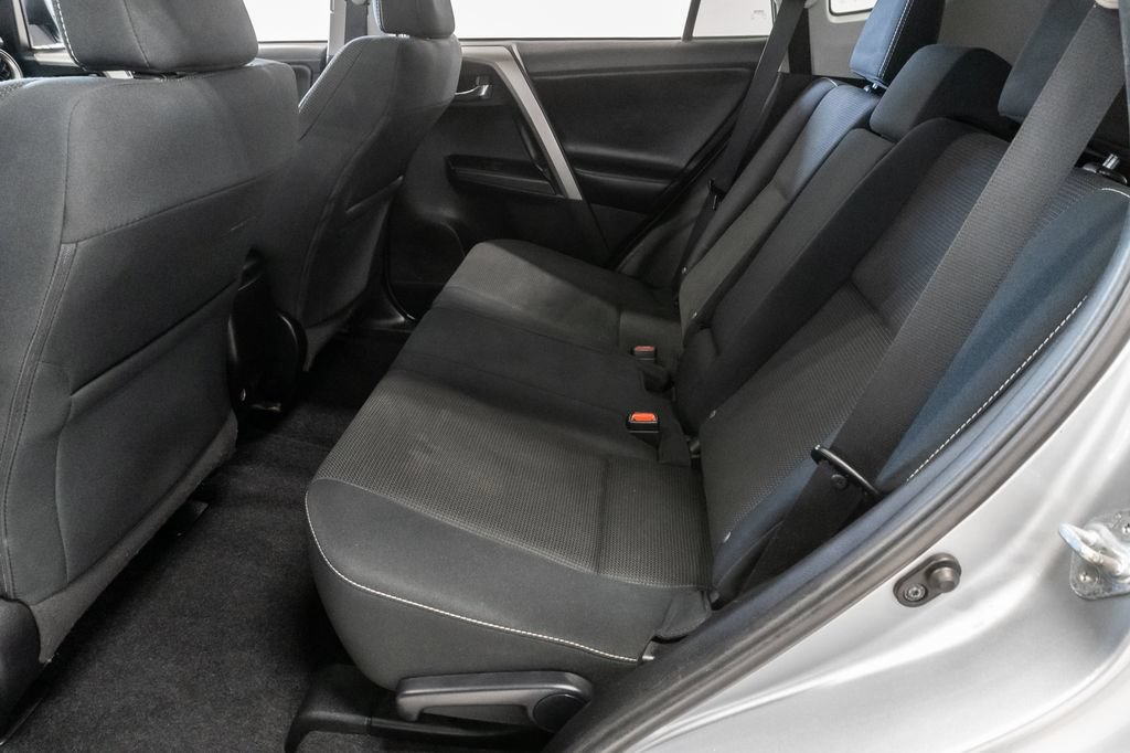 Used 2018 Toyota RAV4 XLE AWD/4WD image 22