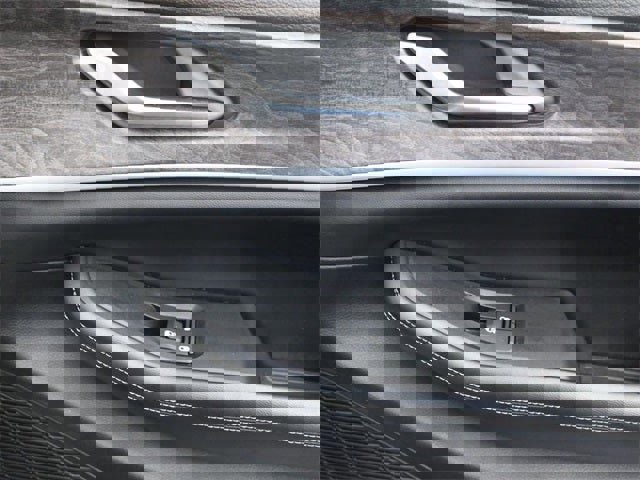 Used 2023 Jeep Grand Cherokee L Limited image 23