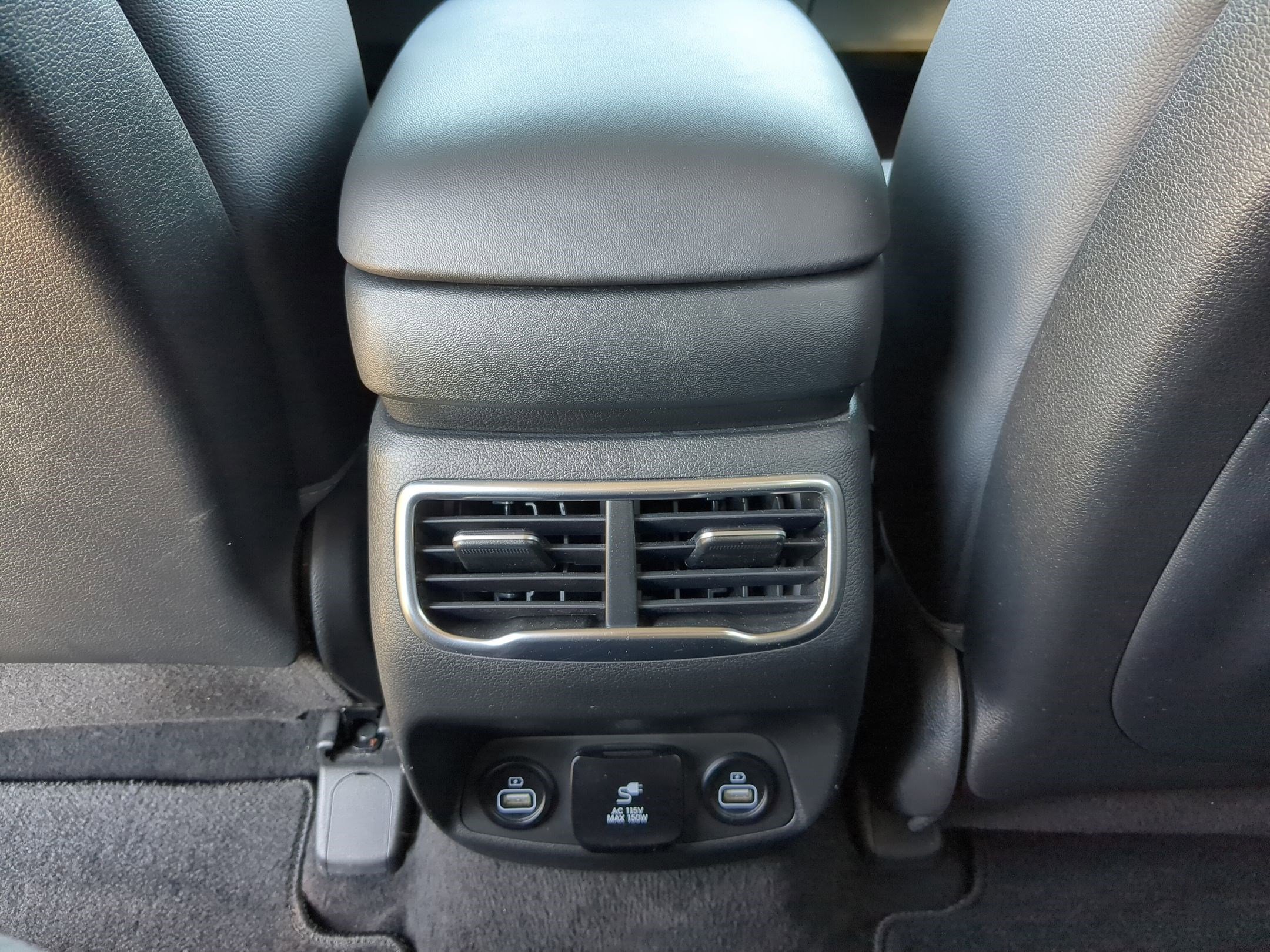 Used 2023 Hyundai Santa Fe Limited image 28