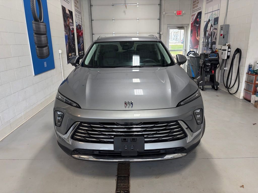 Used 2025 Buick Envision Preferred image 3