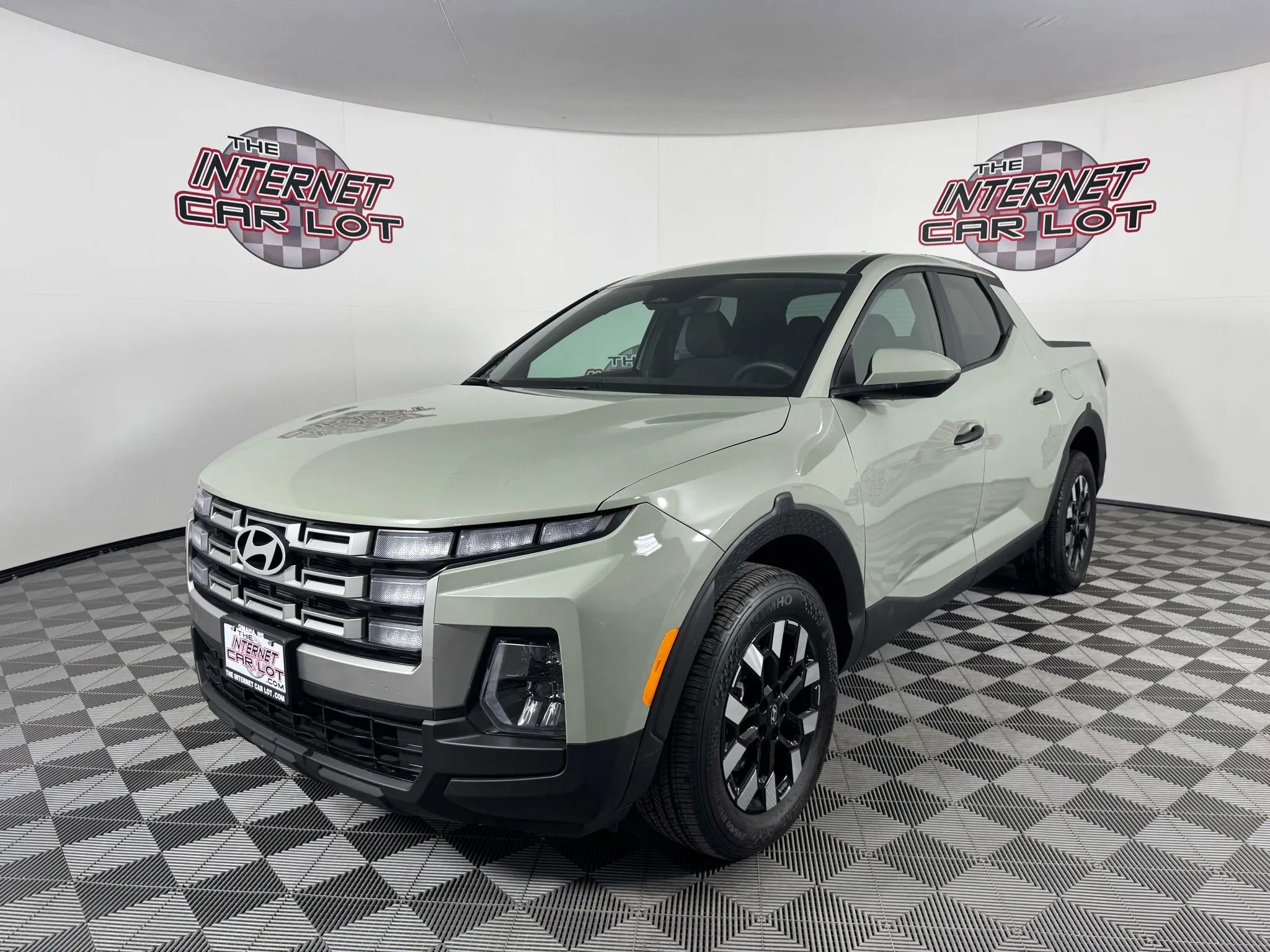 Used 2025 Hyundai Santa Cruz SE AWD/4WD image 3