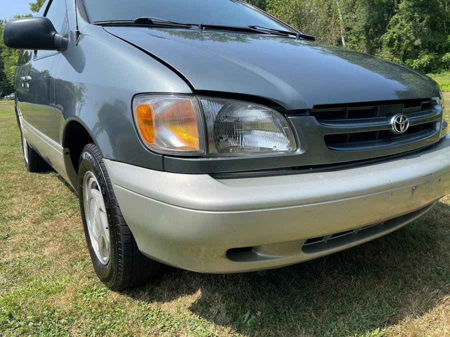 Used 1999 Toyota Sienna LE image 7