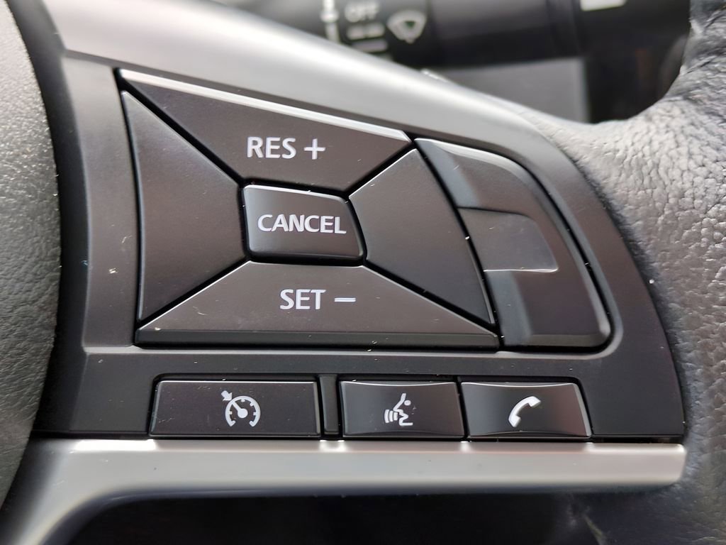 Used 2019 Nissan Rogue SV image 26
