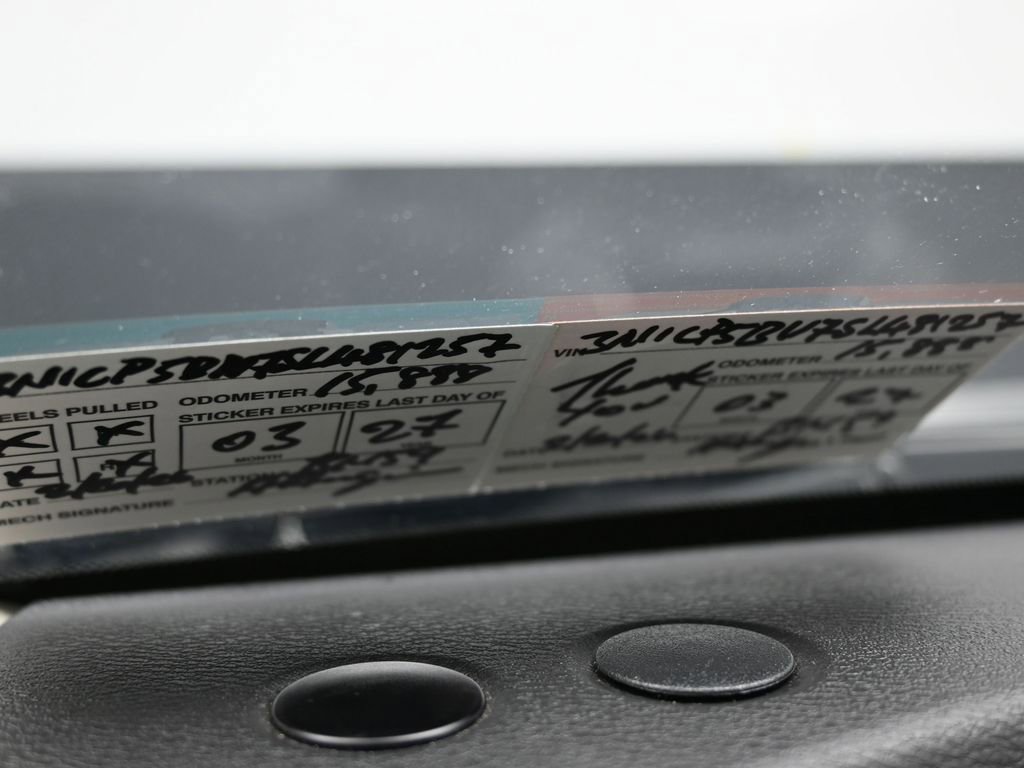 Used 2025 Nissan Kicks Play S image 10