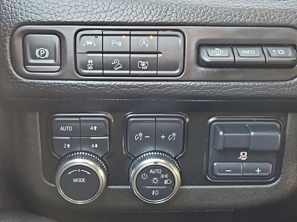 Used 2024 GMC Yukon Denali w/ Max Trailering Package image 18