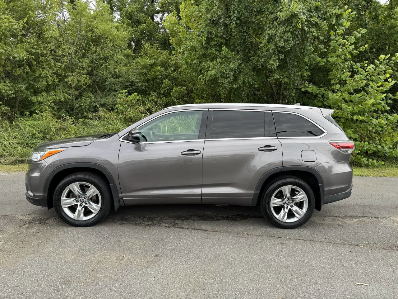 Used 2016 Toyota Highlander Limited AWD/4WD image 21