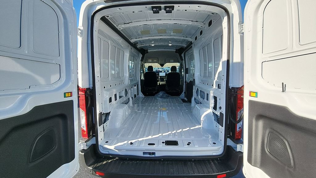 New 2026 Ford Transit 250 148 Medium Roof RWD image 26
