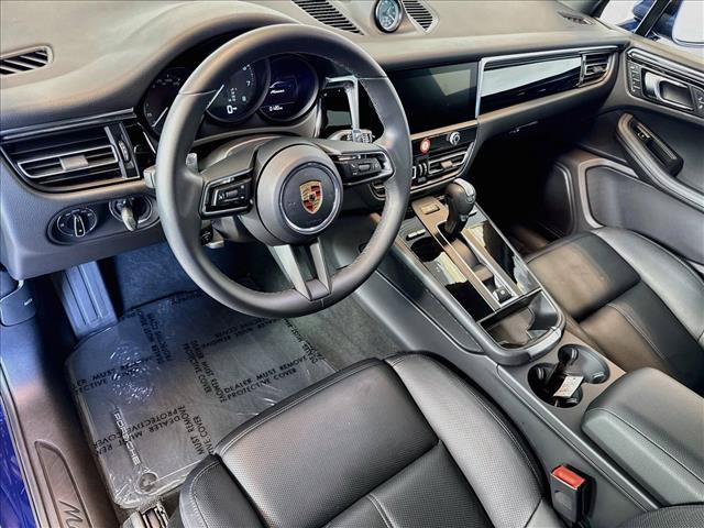 Certified 2026 Porsche Macan AWD/4WD image 4