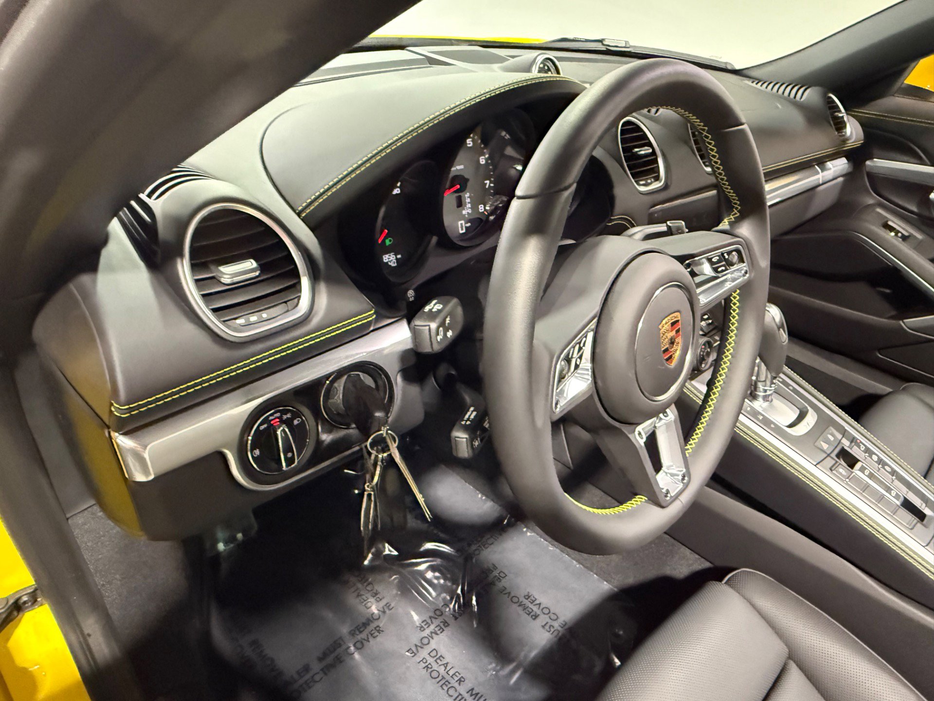 Used 2025 Porsche 718 Boxster S image 39