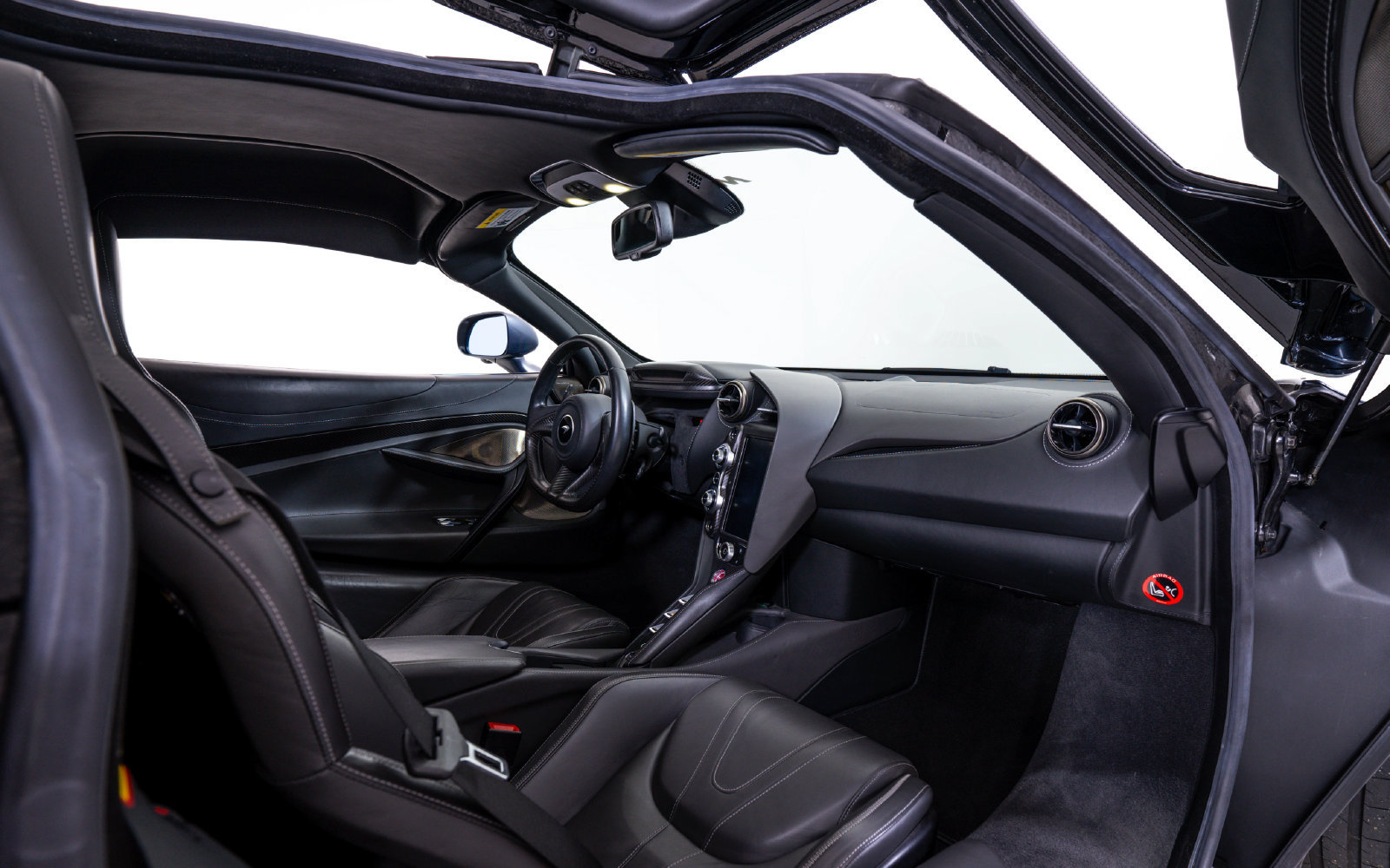 Used 2019 McLaren 720S RWD image 24