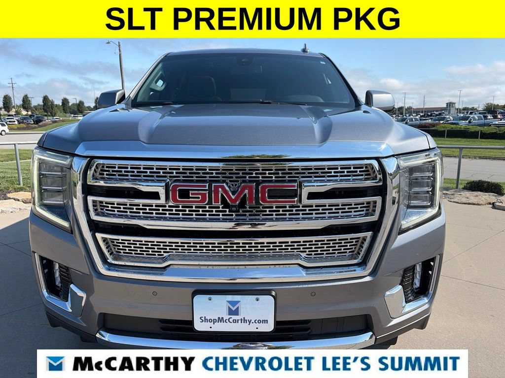 Used 2022 GMC Yukon XL SLT w/ SLT Premium Package AWD/4WD image 3