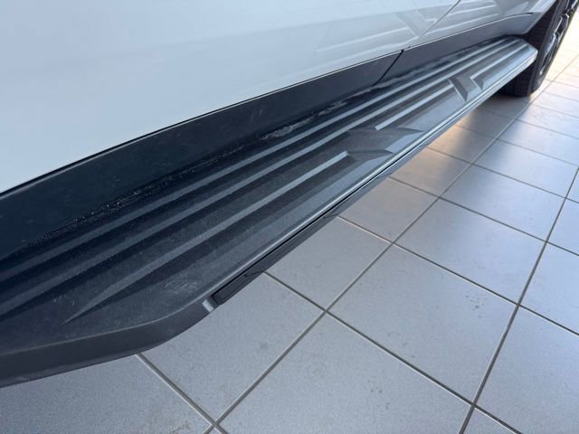 Used 2022 GMC Yukon SLE image 36