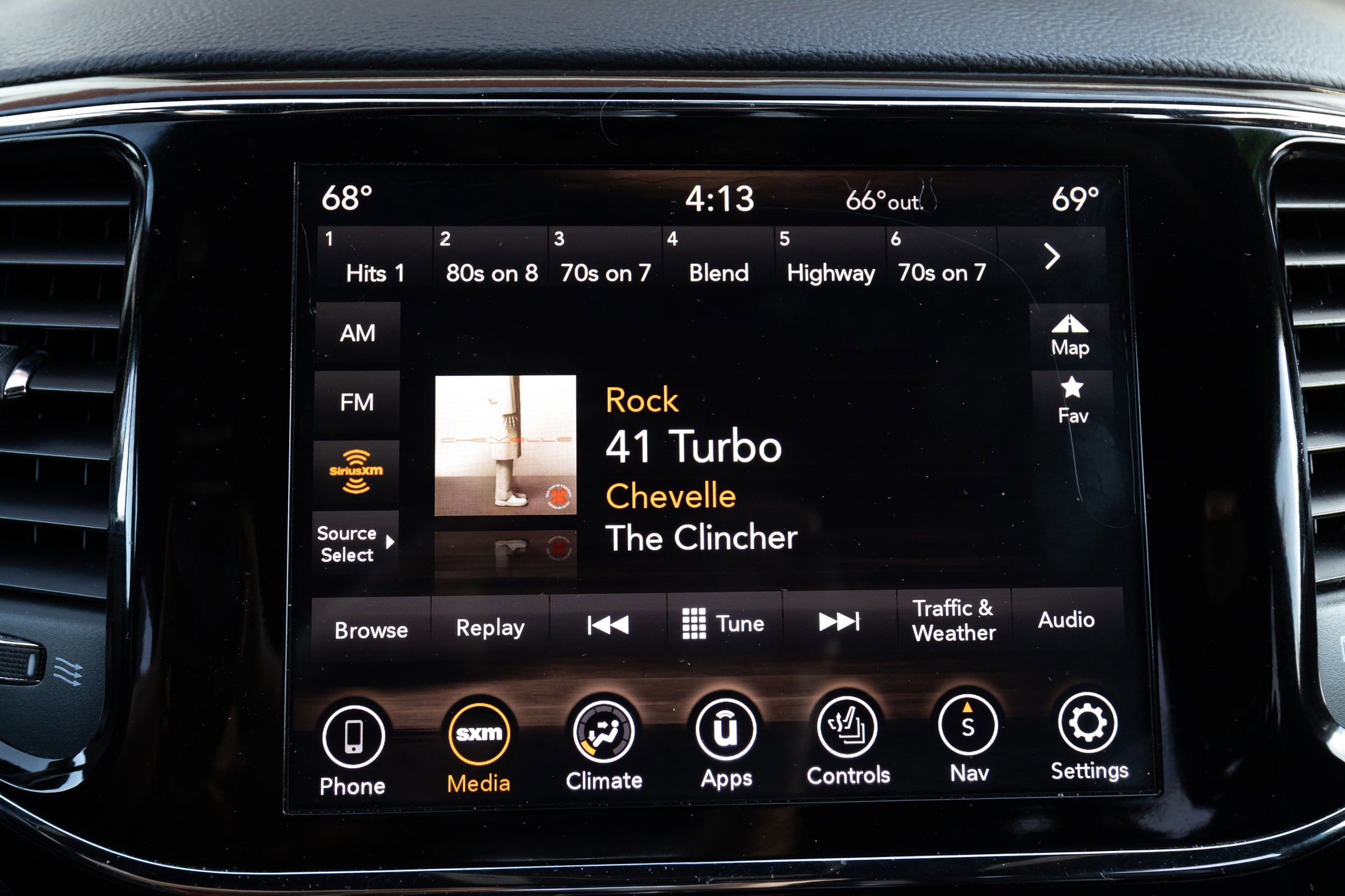 Used 2020 Jeep Grand Cherokee Altitude image 24