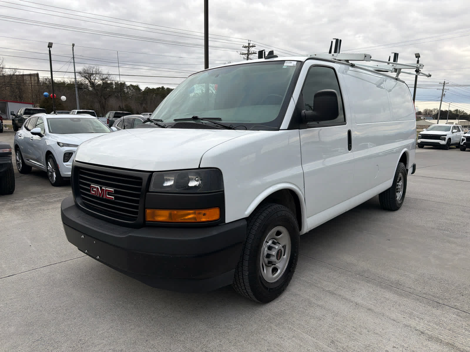 Used 2023 GMC Savana 2500 w/ Driver Convenience Package RWD image 4
