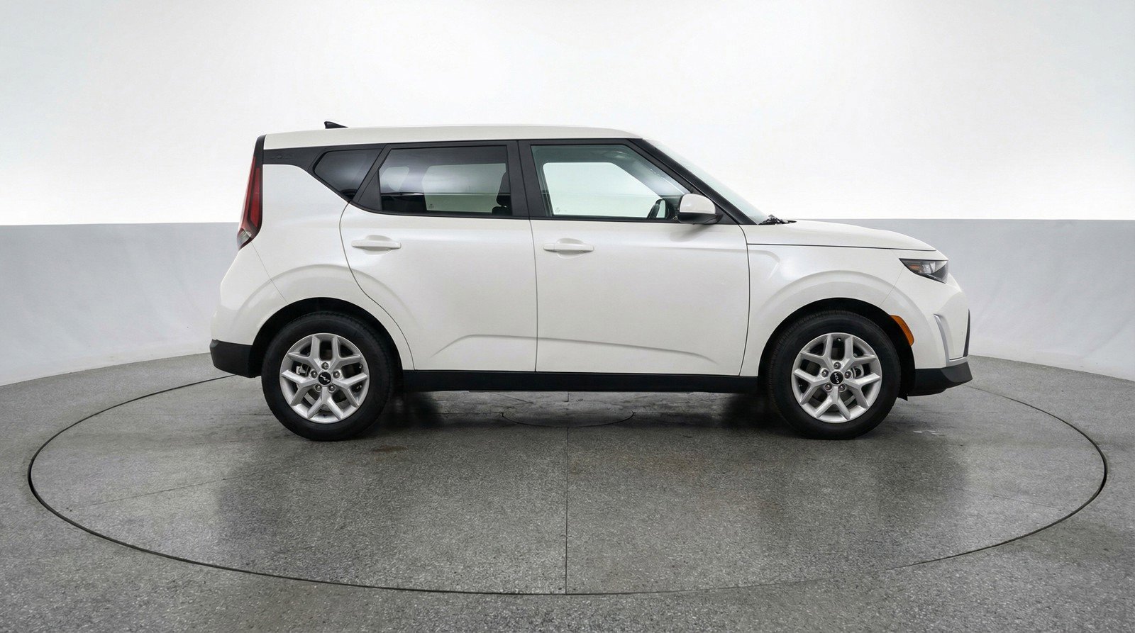 Used 2025 Kia Soul LX w/ LX Technology Package image 11