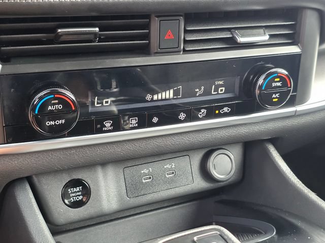 Used 2024 Nissan Rogue SV AWD/4WD image 29