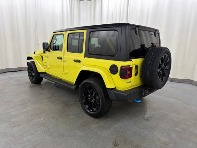 Used 2023 Jeep Wrangler Unlimited Sahara w/ Cold Weather Group AWD/4WD image 4