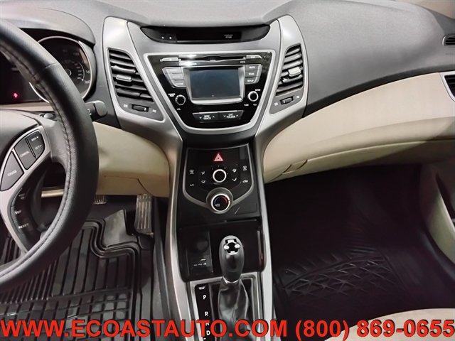 Used 2015 Hyundai Elantra SE w/ Option Group 02 FWD image 12