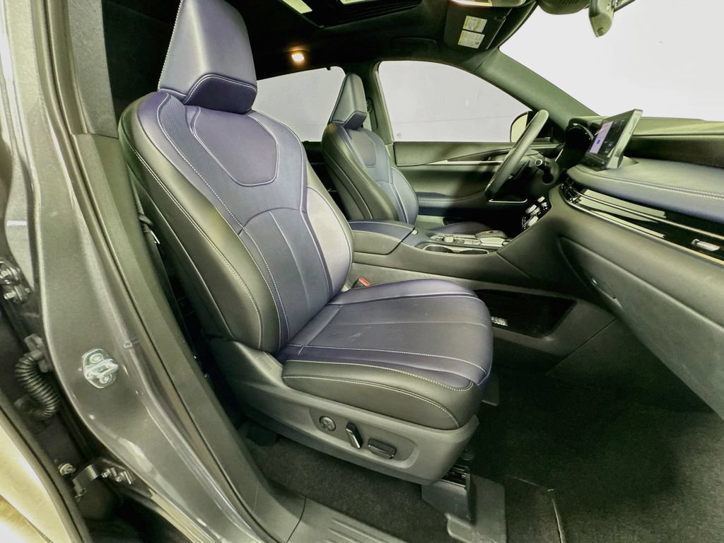 Certified 2026 INFINITI QX60 Sport w/ Dark Cargo Package AWD/4WD image 40