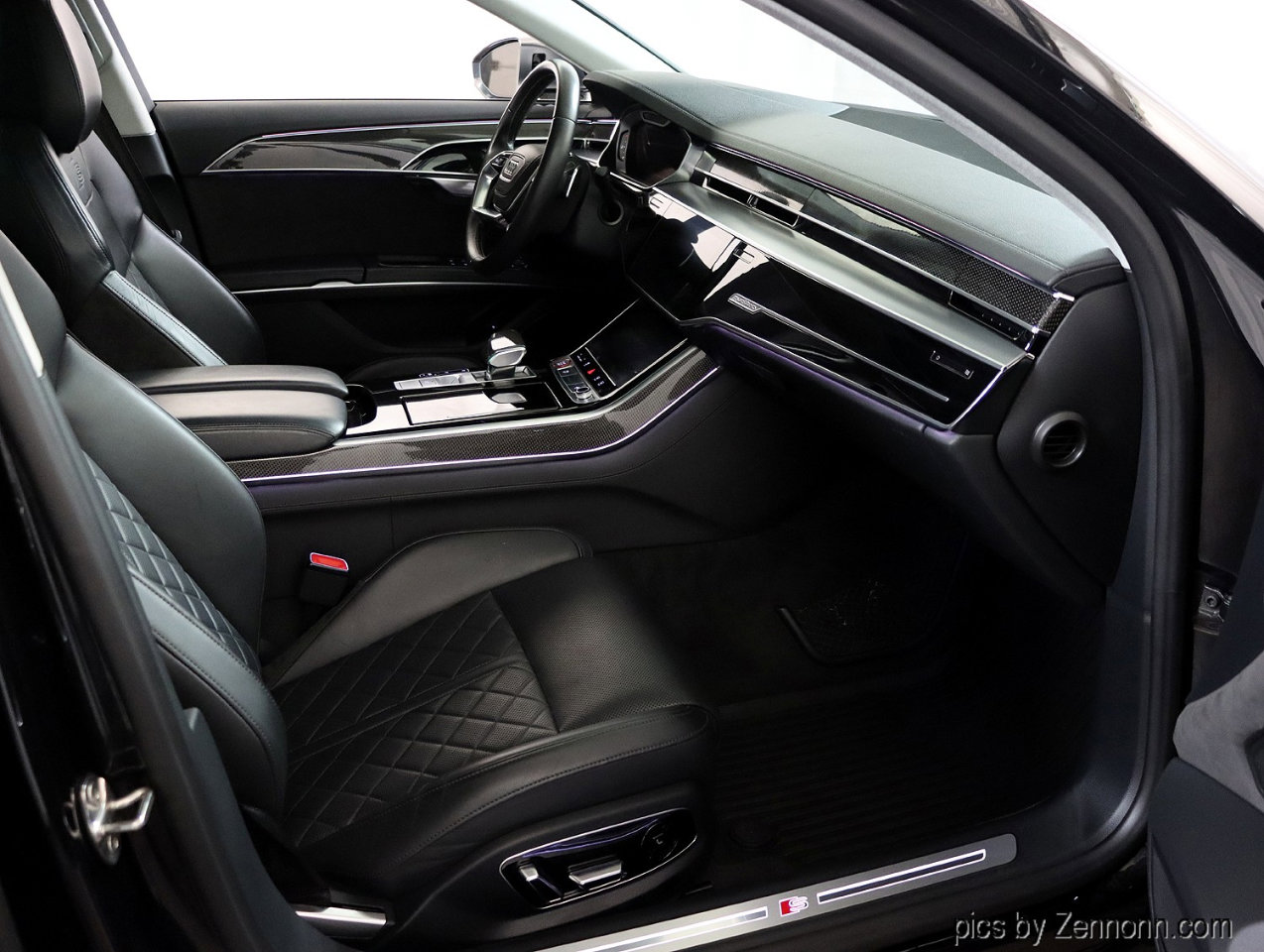Used 2020 Audi S8 L w/ S8 Executive Package image 36