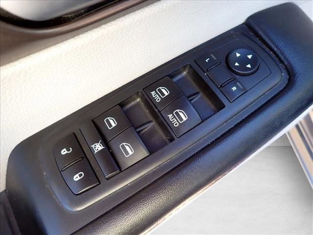 Used 2018 Chrysler Pacifica Touring-L w/ Advanced Safetytec Group FWD image 15