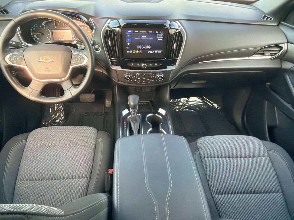 Used 2023 Chevrolet Traverse LT FWD image 16
